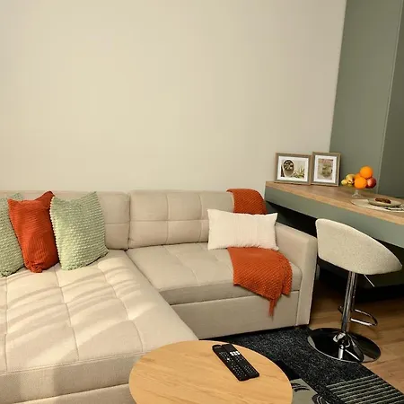 Apartament Eli Mladost Near The Metro Sofia