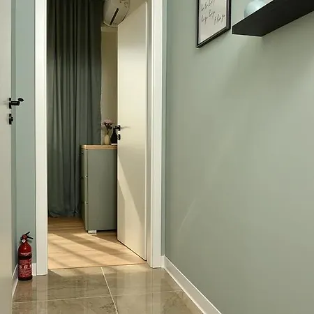 Apartament Eli Mladost Near The Metro *